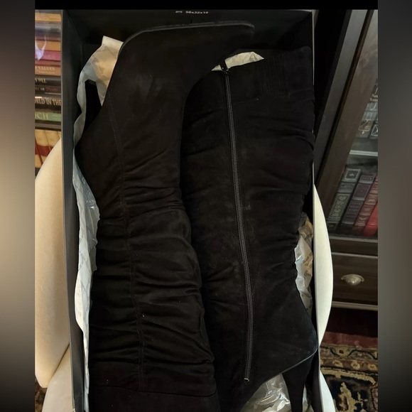 Kenneth Cole "GO OUT" Suede RIDING Boots, Color BLACK SIZE 10 MEDIUM - Picture 10 of 11